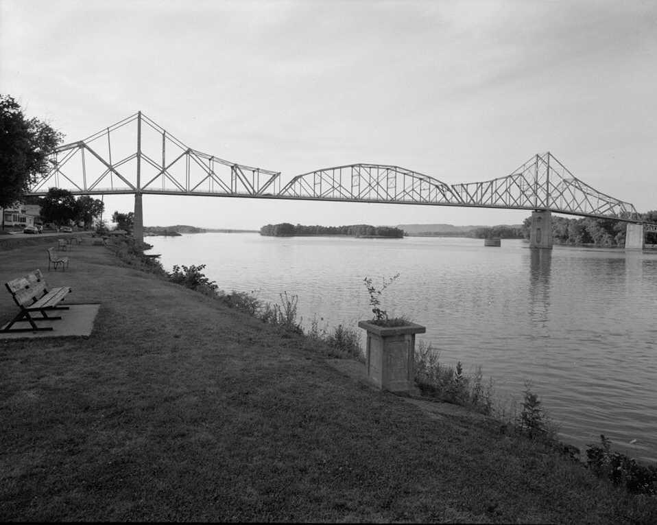 Black Hawk Bridge, Lansing, Iowa (HAER, IOWA,3-LANS,1-3) 