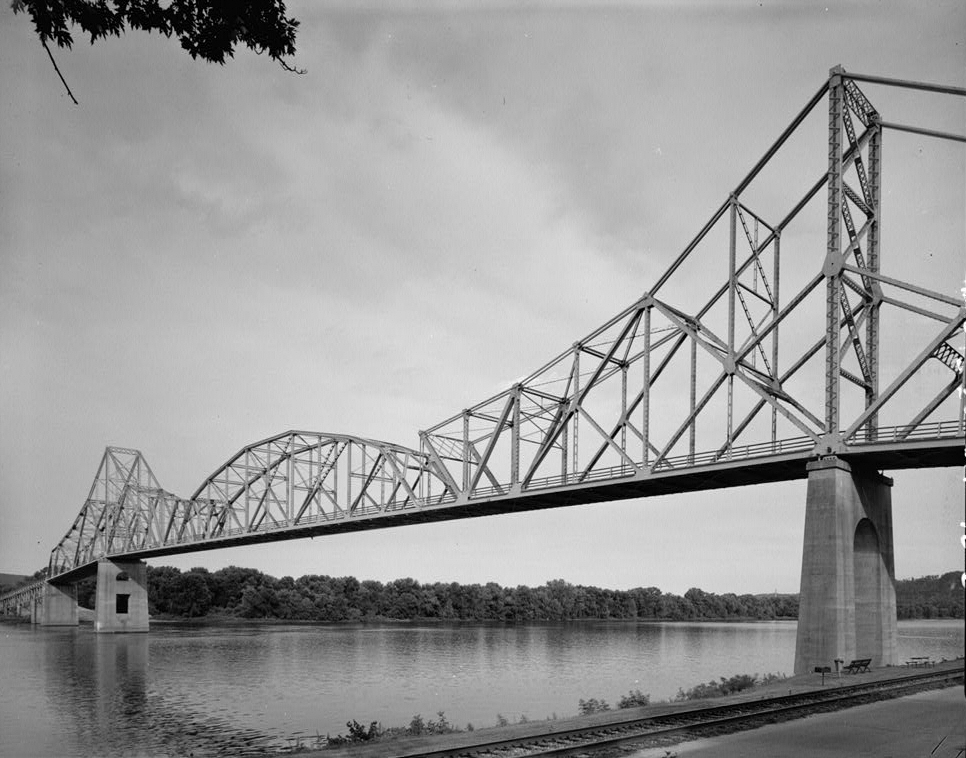 Black Hawk Bridge, Lansing, Iowa (HAER, IOWA,3-LANS,1-6) 