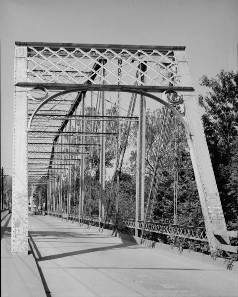 Williamsburg Bridge, Williamsburg, Kentucky. (HAER, KY,118-WILBU,1-3) 