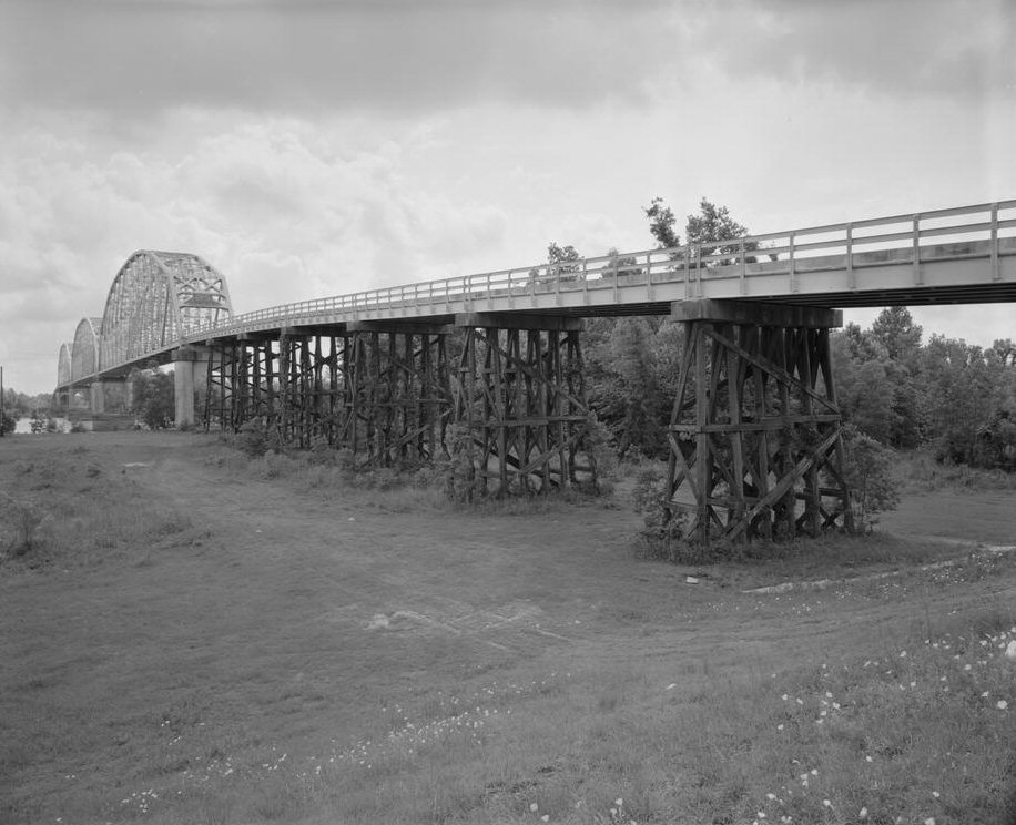 Krotz Springs Bridge, Krotz Springs, Louisiana. (HAER, LA,49-KROSP,1-10) 