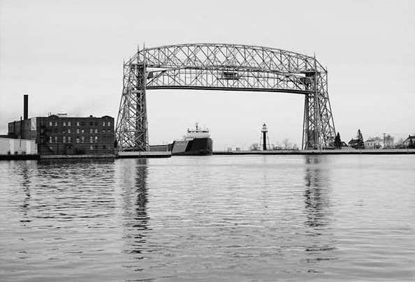 Aerial Lift Bridge South elevation of bridge, with the ore boat the 'Roger Blough' approaching 
(HAER, MINN,69-DULU,9-3)
