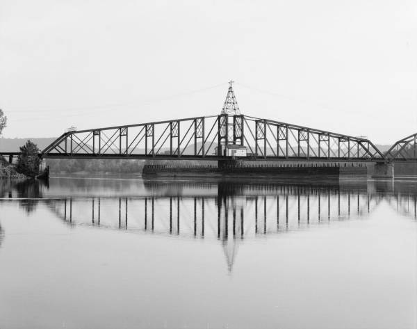Winona Bridge. (HAER, MINN,85-WIN,1-6) 