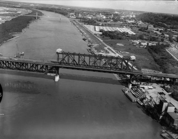 Armour, Swift, Burlington Bridge, Kansas City. (HAER, MO,48-KANCI,16-7) 
