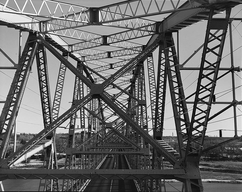 Liberty Memorial Bridge, Bismarck, North Dakota. (HAER, ND,8-BISMA,2-14) 