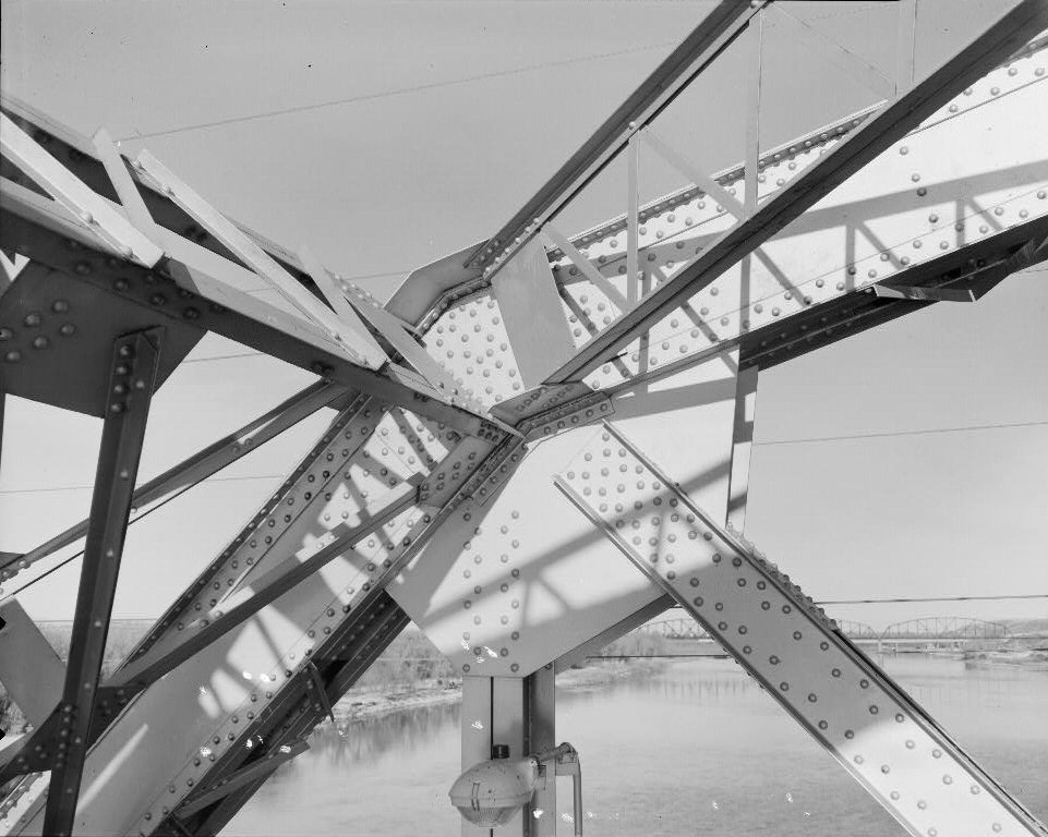 Liberty Memorial Bridge, Bismarck, North Dakota. (HAER, ND,8-BISMA,2-16) 