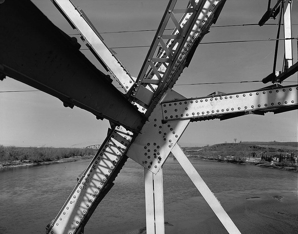 Liberty Memorial Bridge, Bismarck, North Dakota. (HAER, ND,8-BISMA,2-19) 