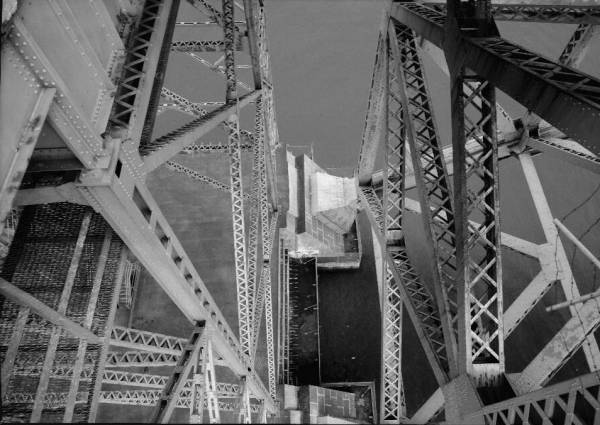 Bayonne Bridge. Detail showing bridge feet, north end. 
(HAER, NJ,9-BAYO,1-8) 