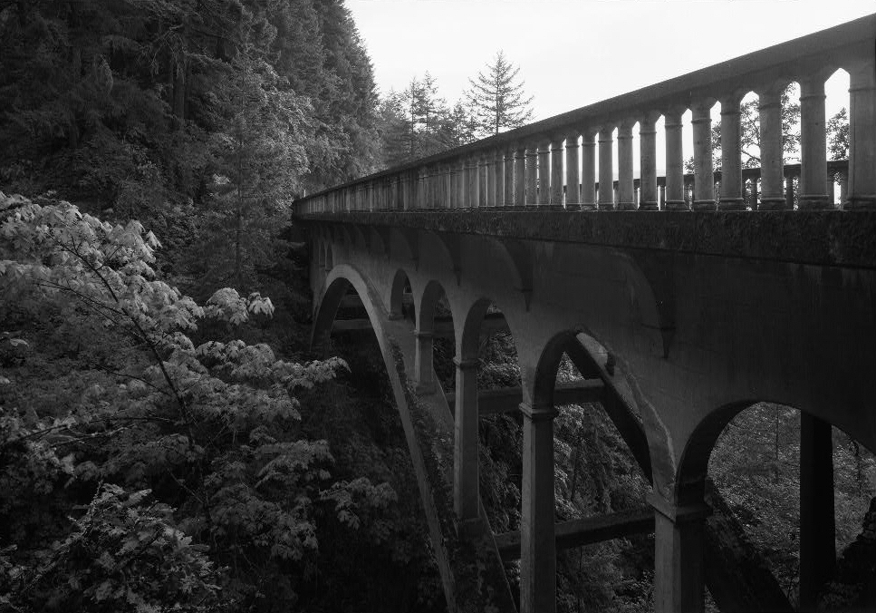 Shepperds Dell Bridge Spanning Young Creek at Columbia River Highway, Latourell vicinity, Multnomah County, OR (HAER, ORE,26-LATO.V,1-1)