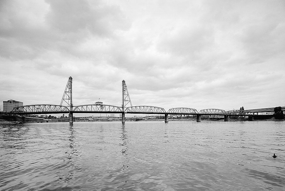 Hawthorne Bridge, Portland, Oregon. (HAER, ORE,26-PORT,10-1) 