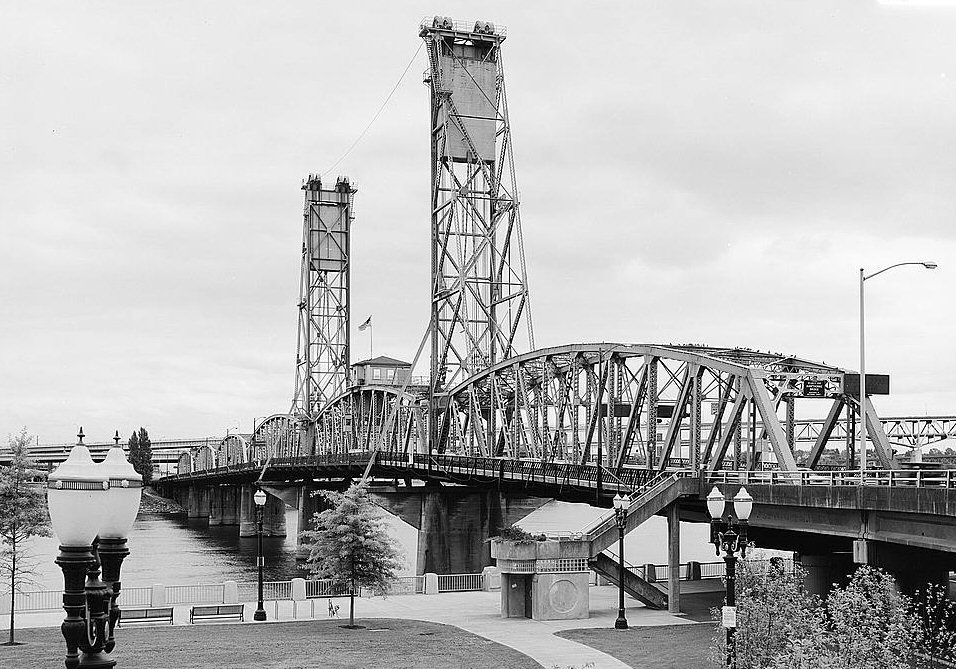 Hawthorne Bridge, Portland, Oregon. (HAER, ORE,26-PORT,10-3) 