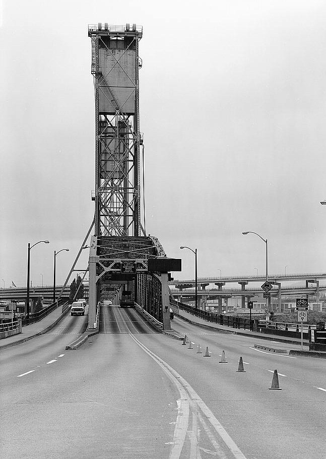 Hawthorne Bridge, Portland, Oregon. (HAER, ORE,26-PORT,10-5) 