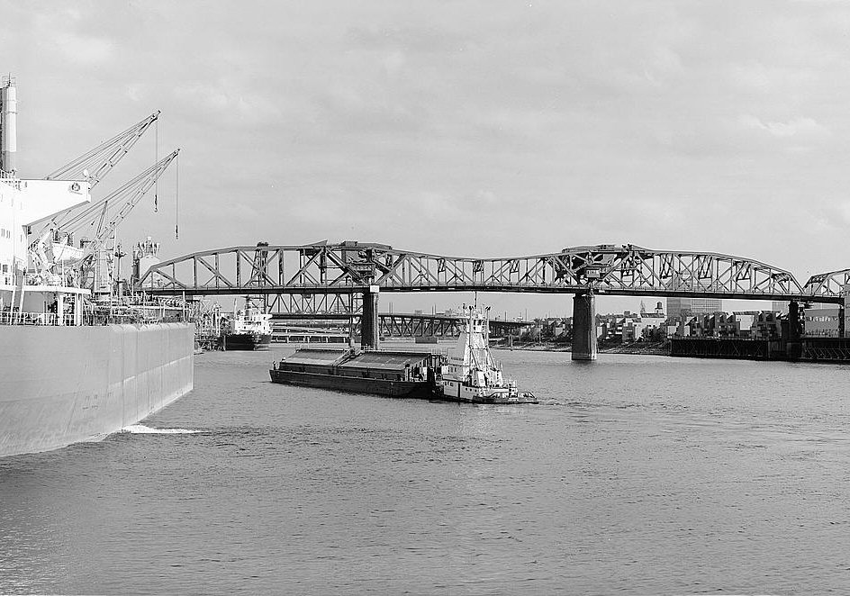 Broadway Bridge, Portland, Oregon. (HAER, ORE,26-PORT,9-1) 