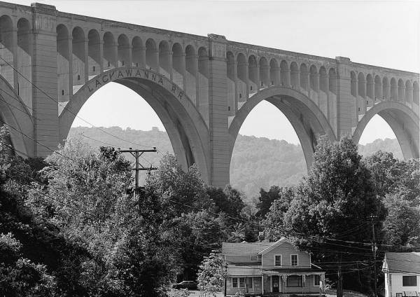 Tunkhannock Viaduct. (HAER, PA,66-NICH,1-5) 