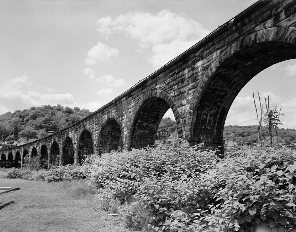 Baltimore & Ohio Railroad, Benwood Bridge, Benwood, Marshall County, WV 
(HAER, WVA,26-BEN,1-4) 