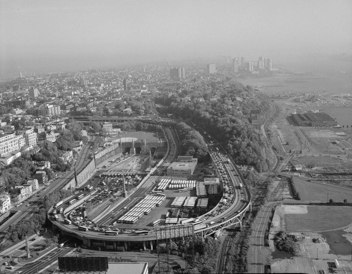 Media File No. 199230 NEW JERSEY APPROACH AND ENTRANCE TO THE LINCOLN TUNNEL - Lincoln Tunnel, Under Hudson River from New Jersey to West Thirty-ninth Street, New York City, New York, New York County, NY (HAER NY,31-NEYO,173–2)