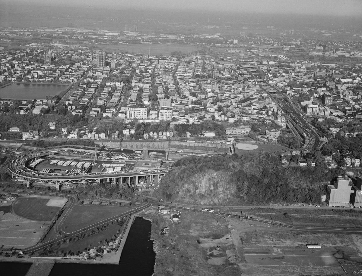 Media File No. 199233 NEW JERSEY APPROACH FROM JERSEY TURNPIKE LOOKING WEST - Lincoln Tunnel, Under Hudson River from New Jersey to West Thirty-ninth Street, New York City, New York, New York County, NY (HAER NY,31-NEYO,173–5)