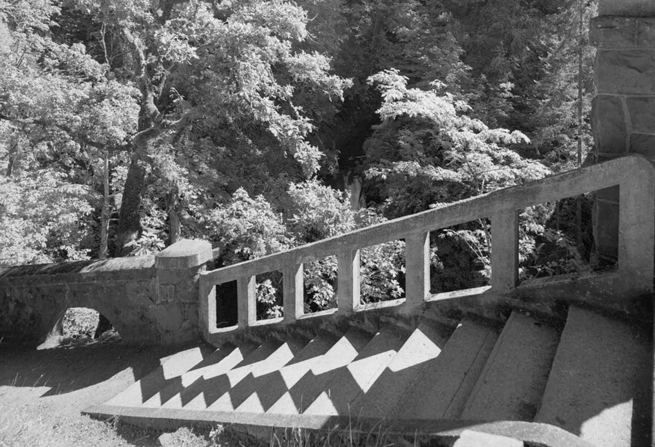 Shepperds Dell Bridge Spanning Young Creek at Columbia River Highway, Latourell vicinity, Multnomah County, OR (HAER, ORE,26-LATO.V,1-11)
