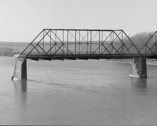 Walnut Street Bridge, Harrisburg, Pennsylvania. (HAER, PA,22-HARBU,25-8) 