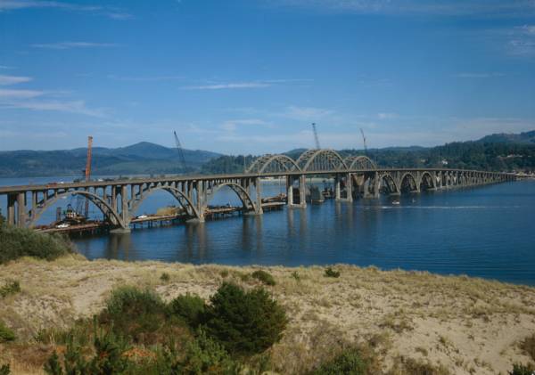Alsea Bay Bridge (1936). (HAER, ORE,21-WALPO,1-45) 