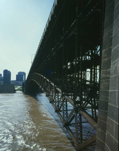 Eads Bridge, Saint Louis 
(HAER, MO,96-SALU,77-39) 