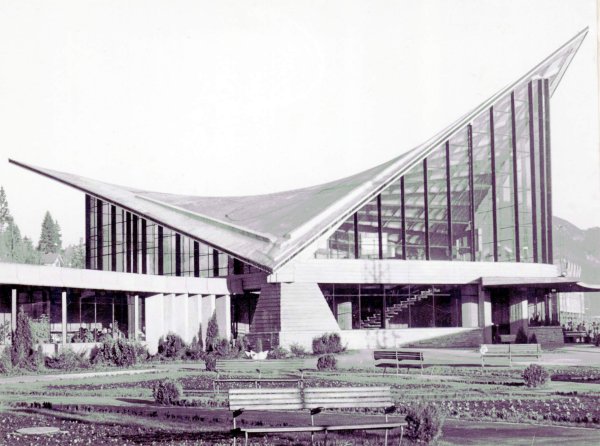 Predeal Railway Station.
Photograph curtesy of Prof. Mircea Mihailescu 