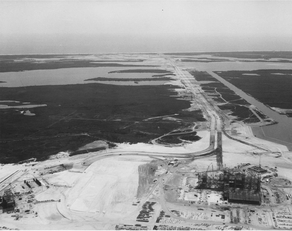 Aerial of VAB and Pad 39A with crawlerway, MILA. 