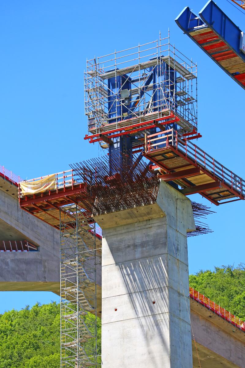 Filstalbrücke Bau der Filstalbücke (Stand Juni 2020). Die im Bau befindliche Filstalbrücke wird eine 485 m lange Eisenbahnüberführung der Neubaustrecke Wendlingen – Ulm. Überquerung des Filstales beim Ort Wiesensteig.