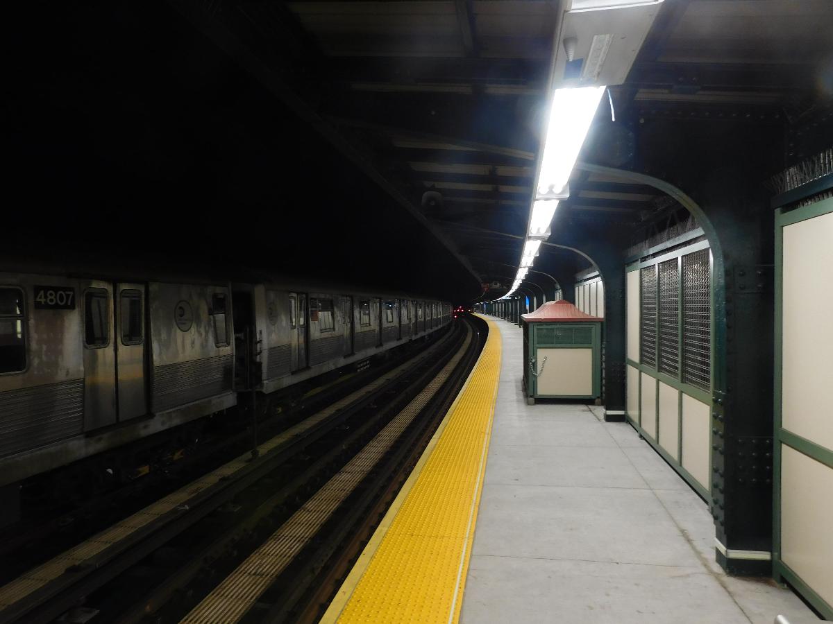 111th Street Subway Station (Jamaica Line) 