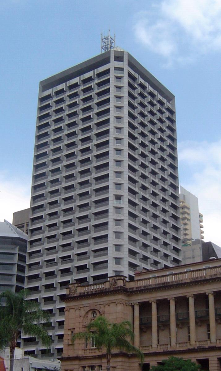 Photograph of 111 George Street skyscraper in Brisbane from Queens Gardens. 