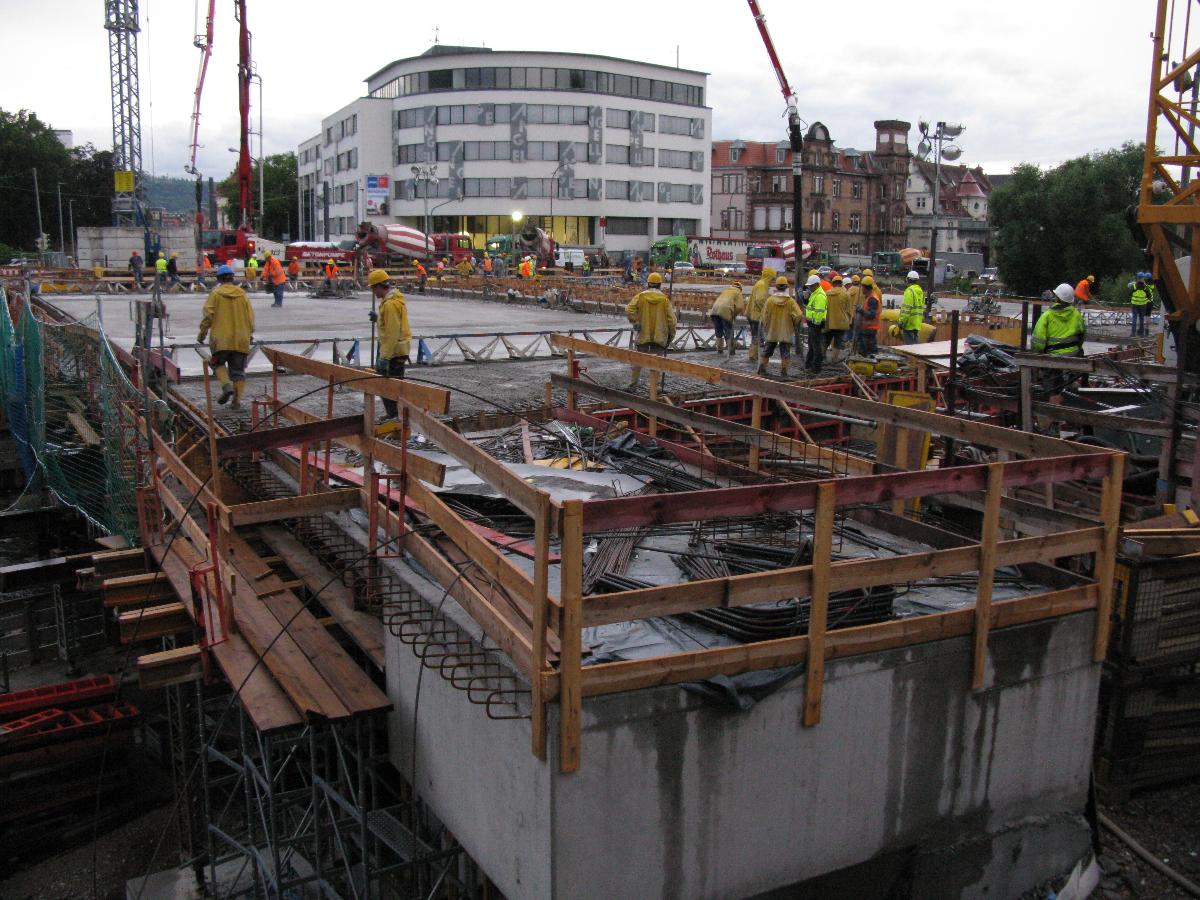 Betonierung der Freiburger Kronenbrücke 