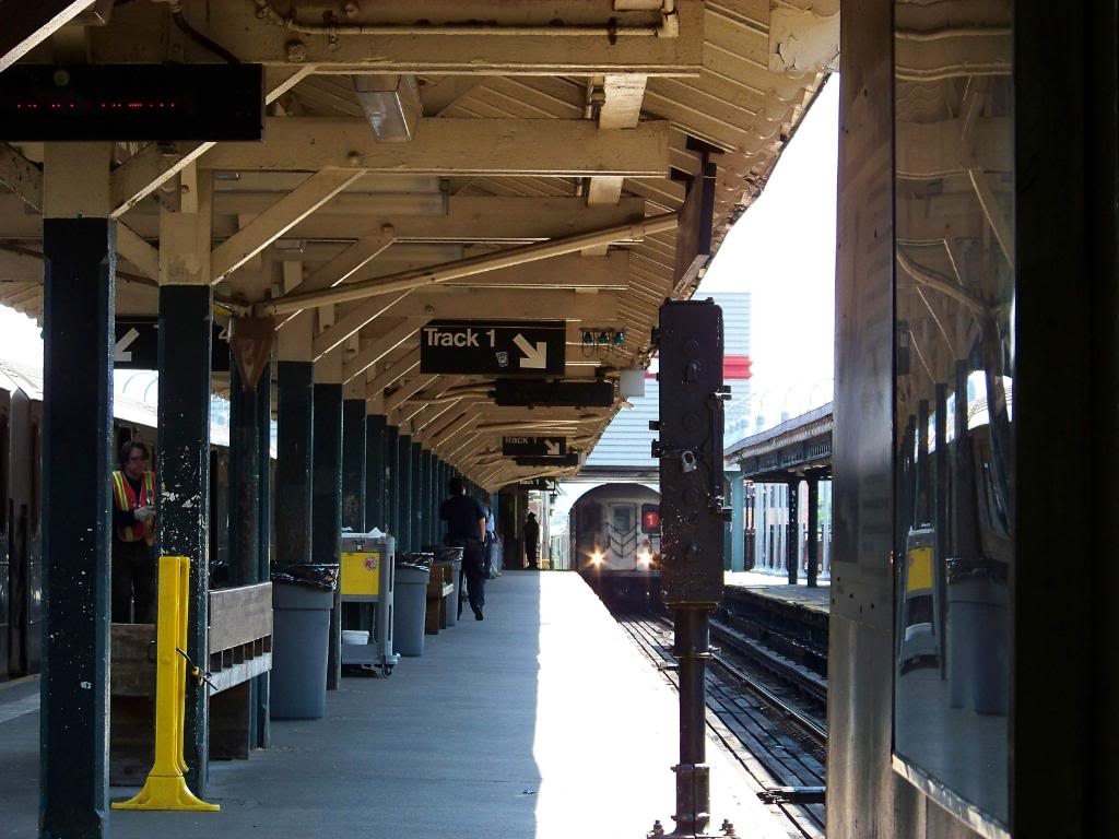 Van Cortlandt Park – 242nd Street Subway Station (Broadway – Seventh Avenue Line) 