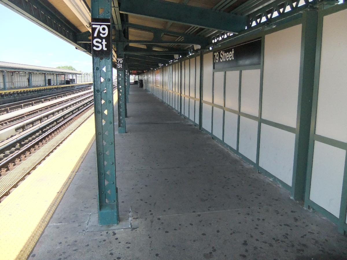 Manhattan bound platform at the 79th Street station 