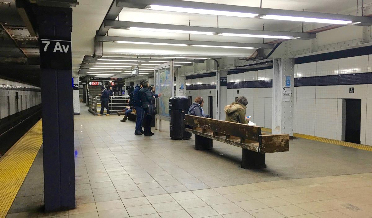 Upper level platform at 7th Avenue on the B/D/E. 