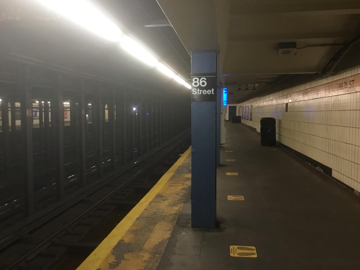 The 86th Street Station uptown platform 