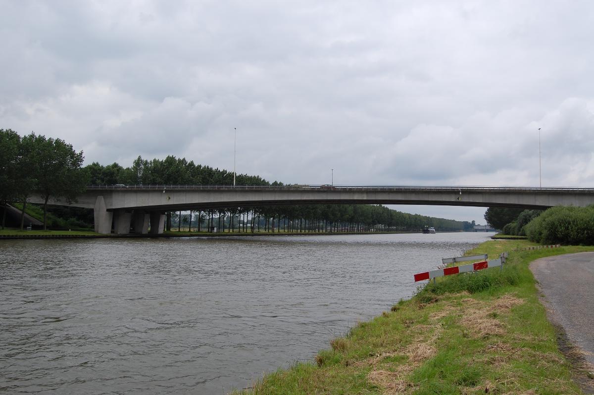 Houtensebrug over het Amsterdam-Rijnkanaal 