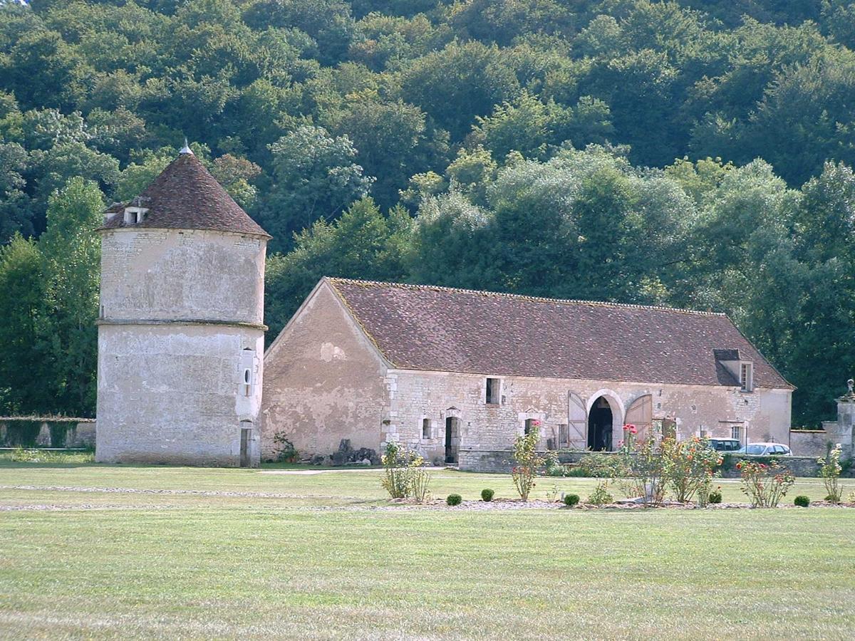 Ancienne abbaye cistercienne de Reigny (Vermenton, Yonne) 