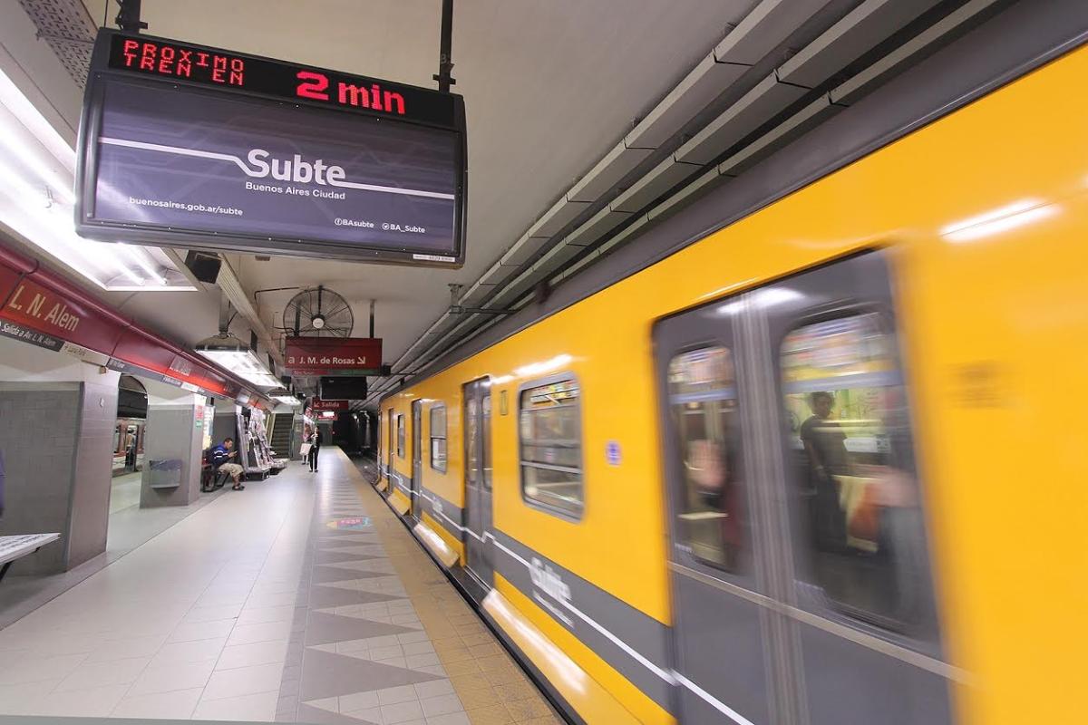 Leandro N. Alem station on Line B of the Buenos Aires Underground 