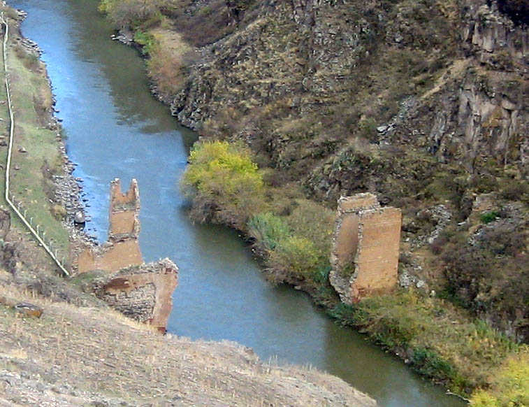 Река ахурян