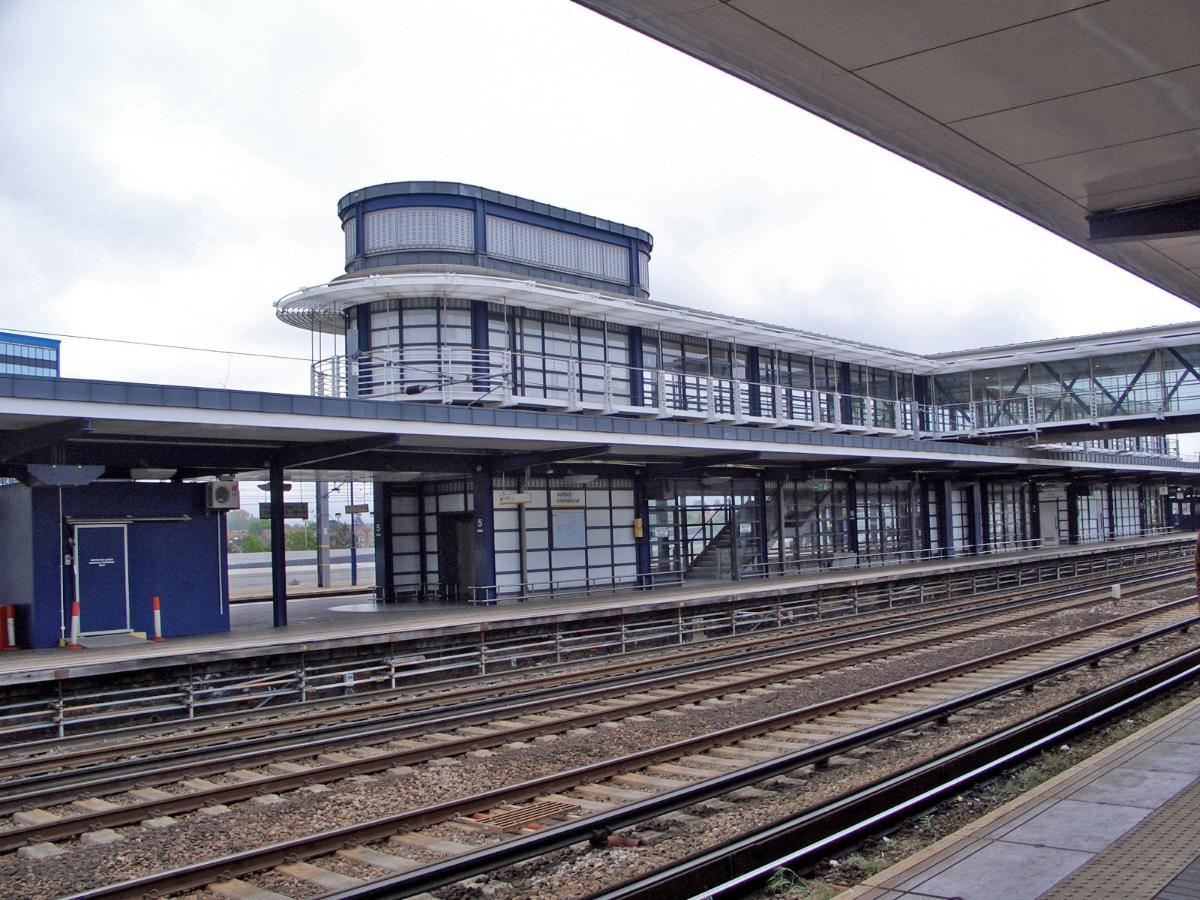 Ashford Station 