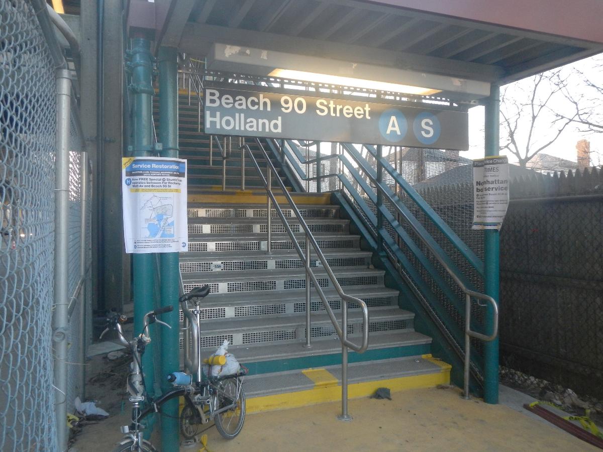 Beach 90th Street Subway Station (Rockaway Line) 