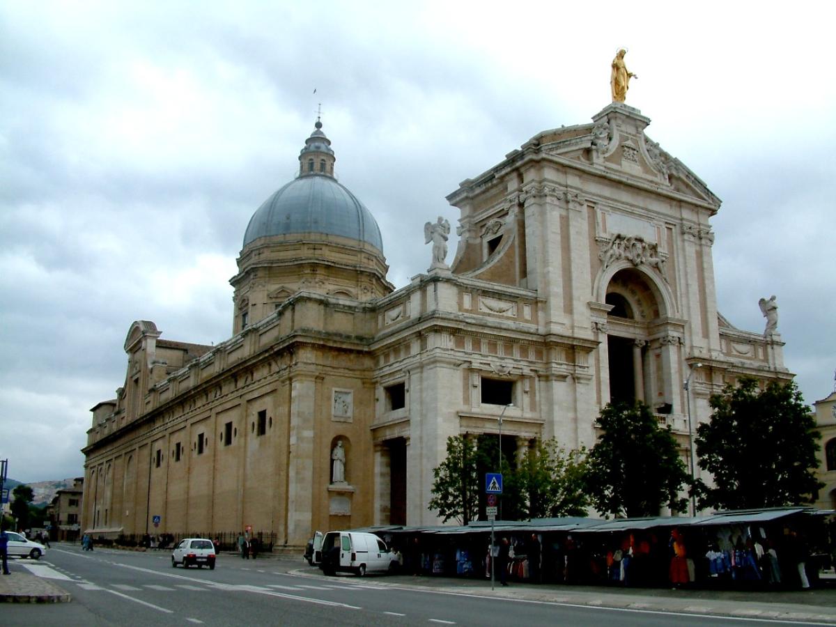 Basilique Sainte-Marie-des-Anges 'Assise, Italie)(photographe: Radomil) 