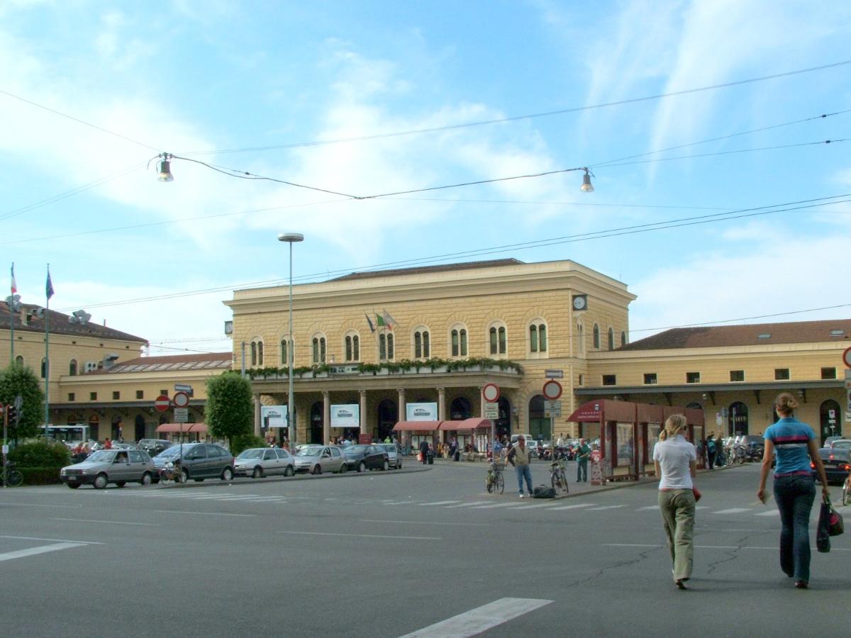 Zentralbahnhof Bologna(Fotograf: Twice25 & Rinina25) 