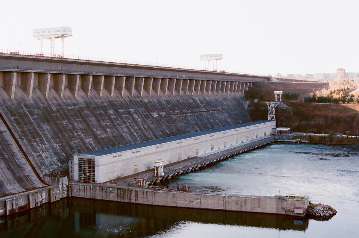 Bratsk Dam 