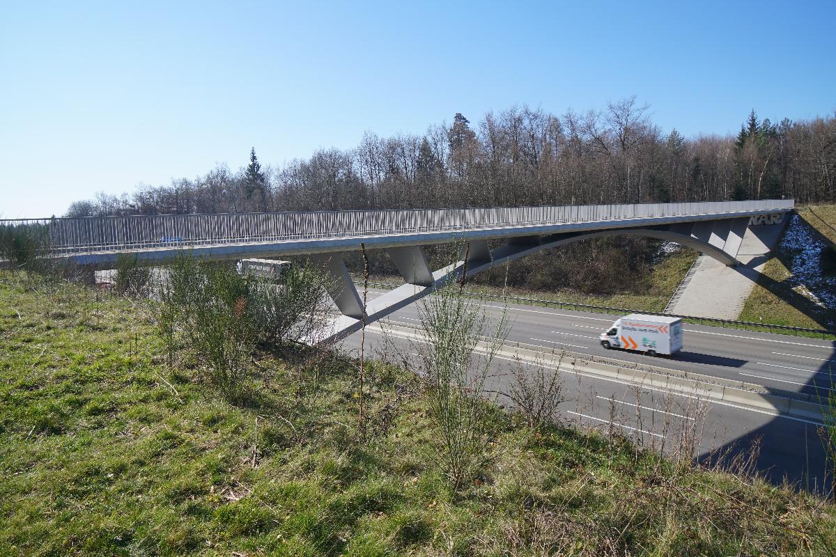Brücke Rotsteigelesweg über die Bundesautobahn A8/A81 bei Sindelfingen 