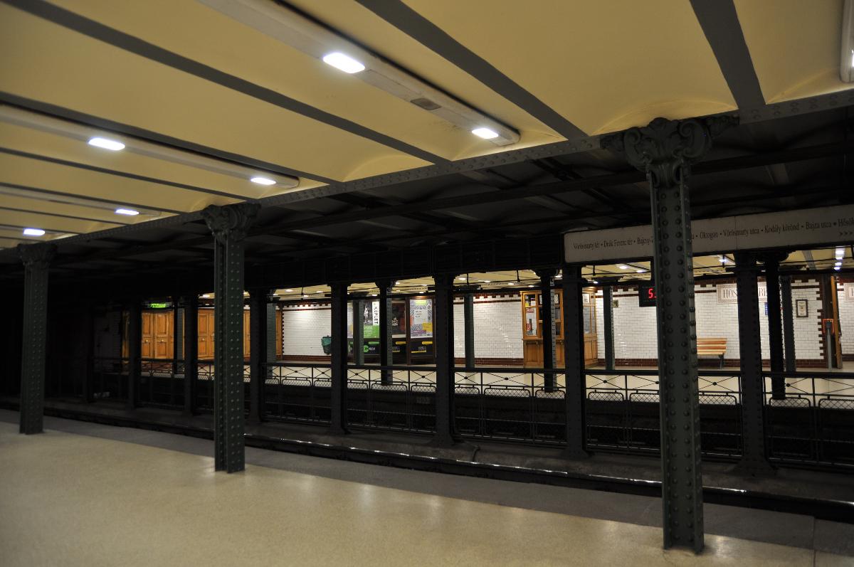 Metrobahnhof Hősök tere 