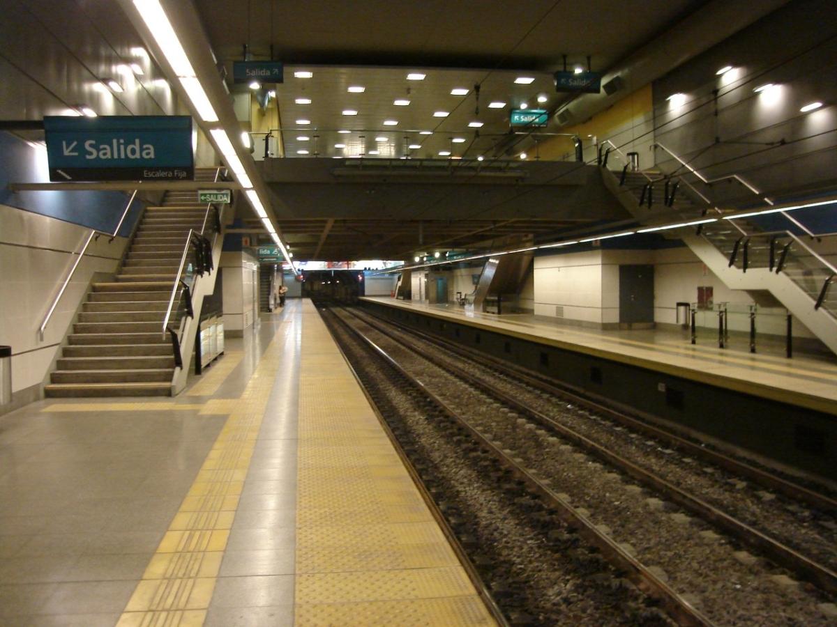 Metrobahnhof Puán 