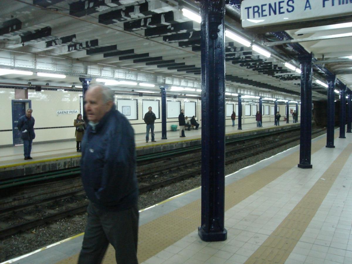 Sáenz Peña Metro Station 