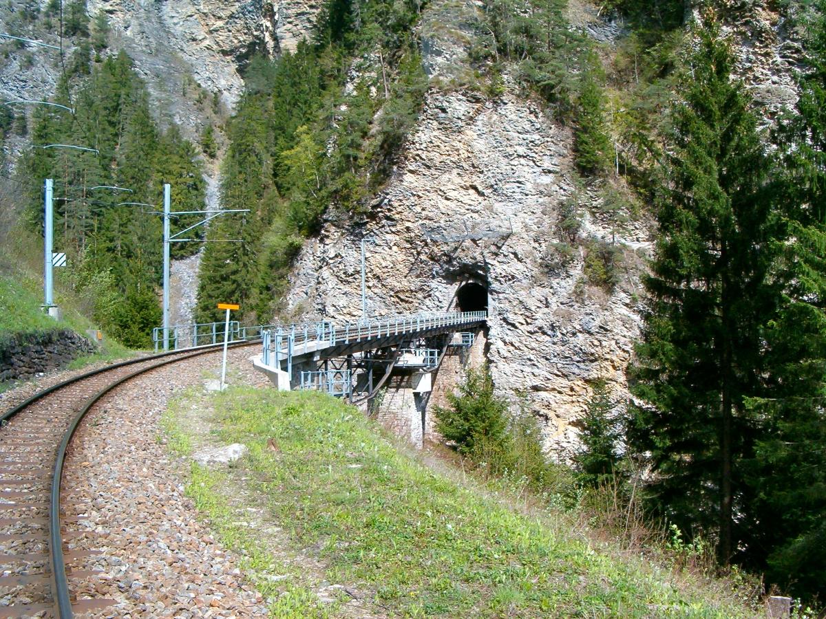 Castielertobel-Viadukt mit Bärenfalle-Tunnel in Fahrtrichtung Arosa 