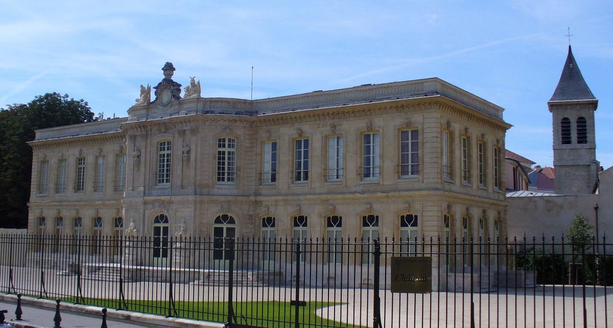 Asnières-sur-Seine Castle 