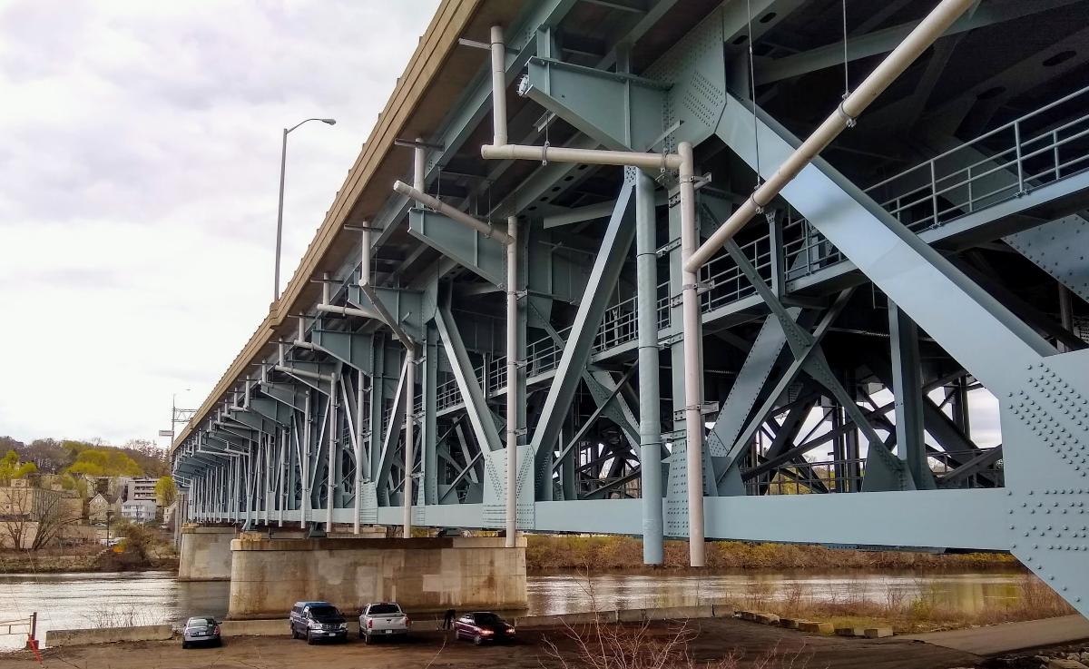 Commodore Hull bridge crossing the Housatonic River in Connecticut 
